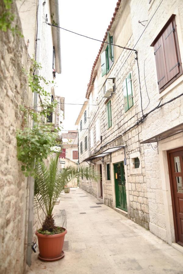 Luka'S Amber Rooms In The Center Of Τρογκίρ Εξωτερικό φωτογραφία